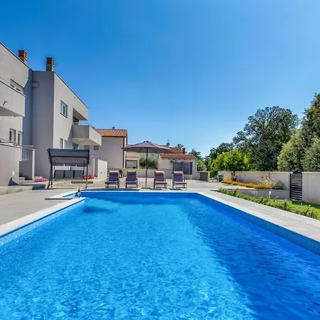 Stunning In With Sauna * Pula