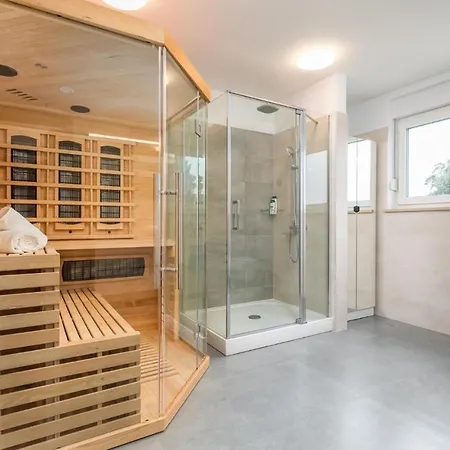 Amazing In With Heated Swimming Pool *