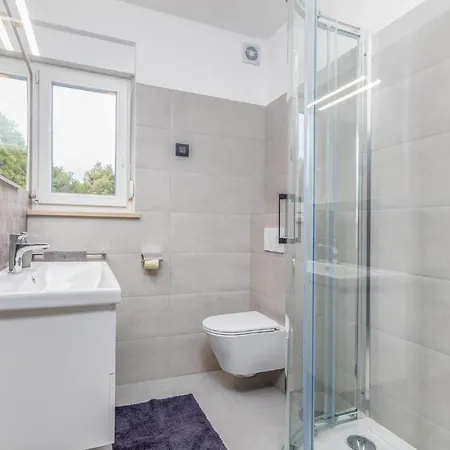 Amazing In With Heated Swimming Pool Сasa de vacaciones