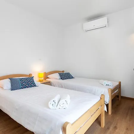 Amazing In With Heated Swimming Pool Pula