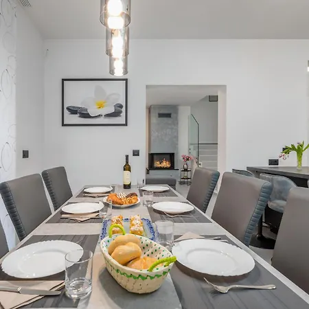 Σπίτι διακοπών Stunning In With Sauna *