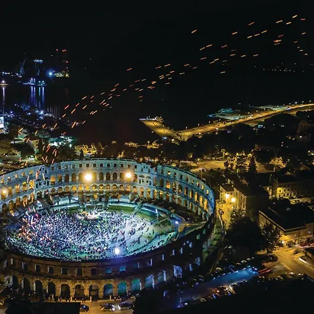 Stunning In With Sauna Сasa de vacaciones *