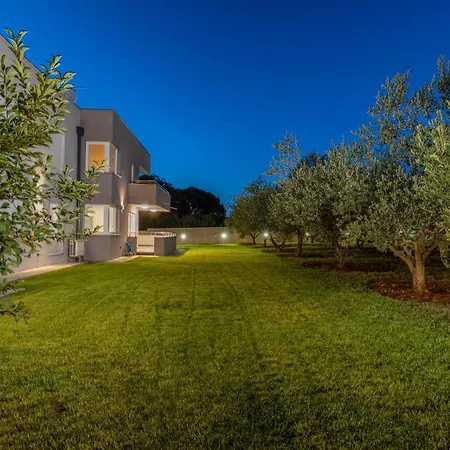 Stunning In With Sauna Πούλα