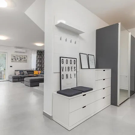 Сasa de vacaciones Stunning In With Sauna Pula