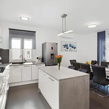 Сasa de vacaciones Stunning In With Sauna *