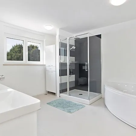 Stunning In With Sauna Feriehus *