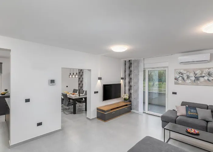 Stunning In With Sauna Holiday home Pula