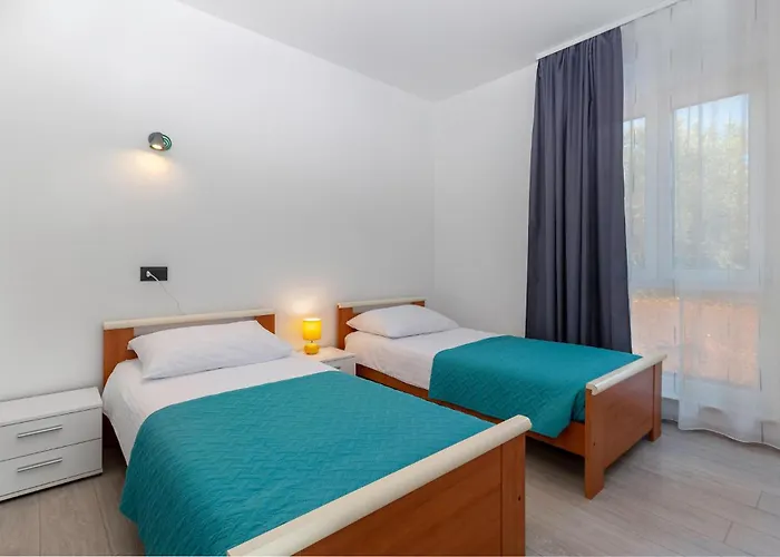 Holiday home Stunning In With Sauna Pula