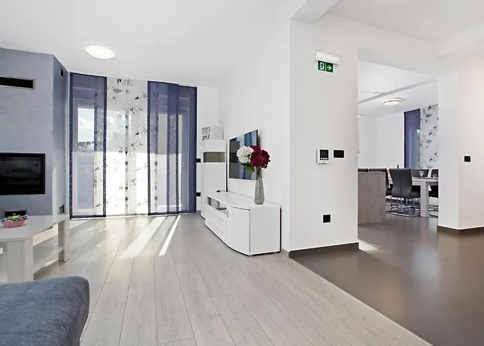 Stunning In With Sauna Nyaraló *